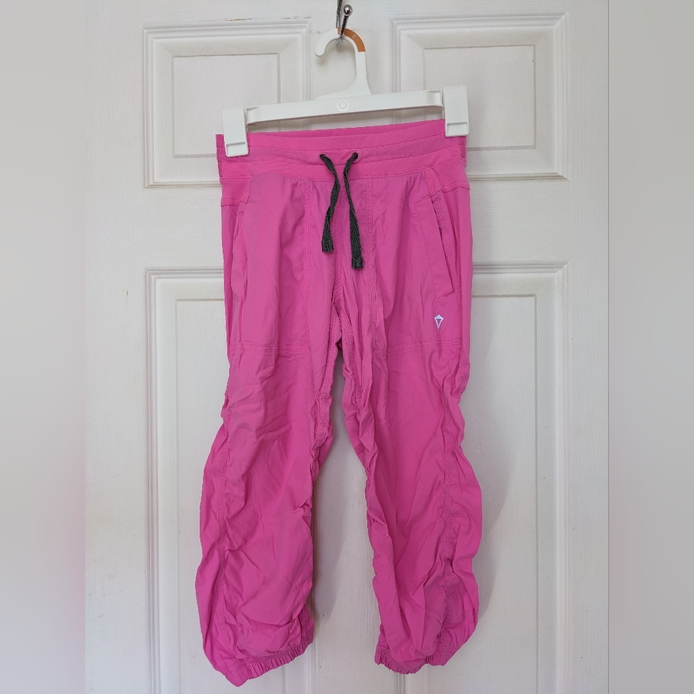 Ivivva cropped Size 12 pants